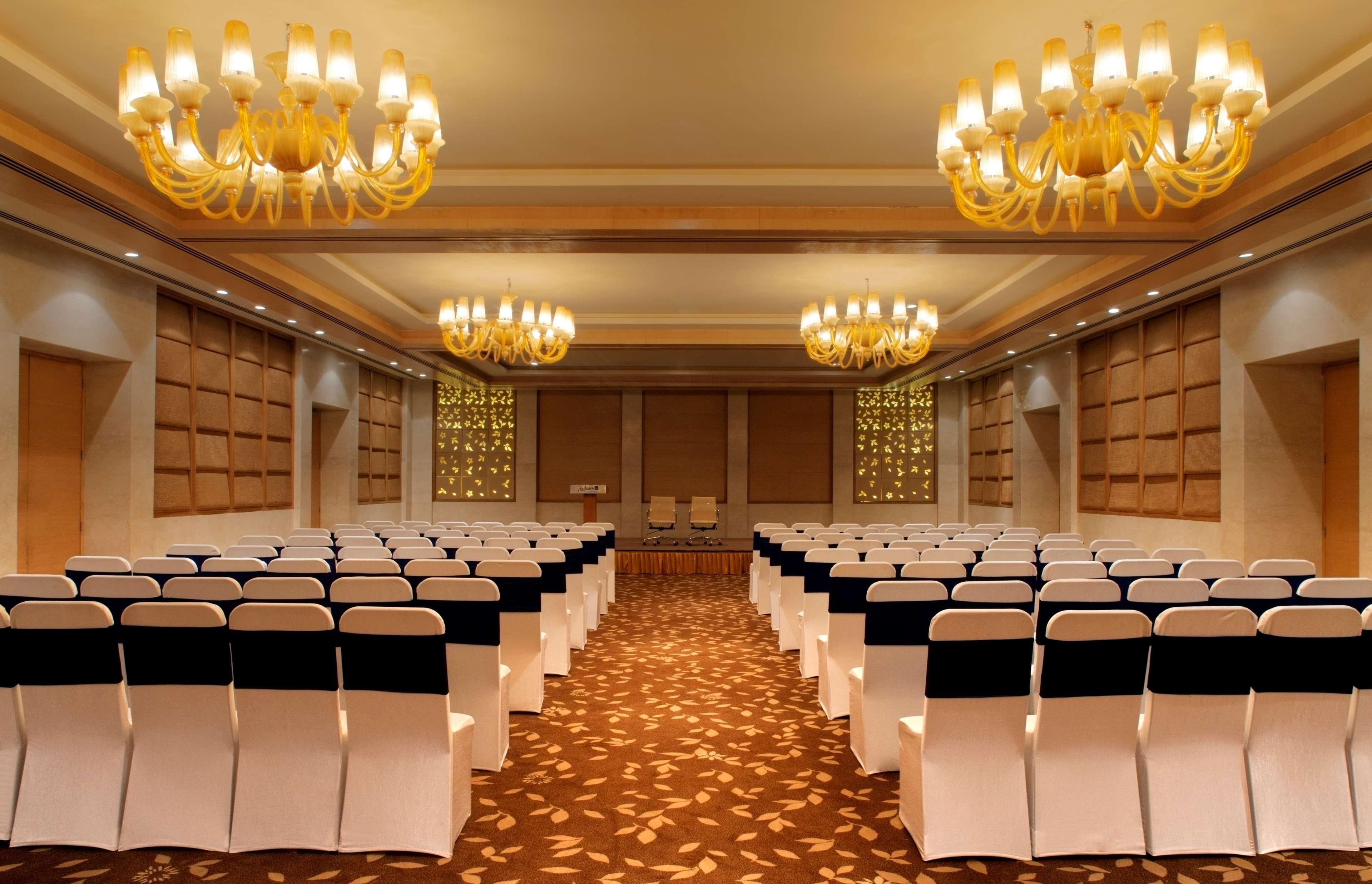 Radisson Blu Hotel New Delhi Dwarka Zakenleven foto The Imperial, New Delhi