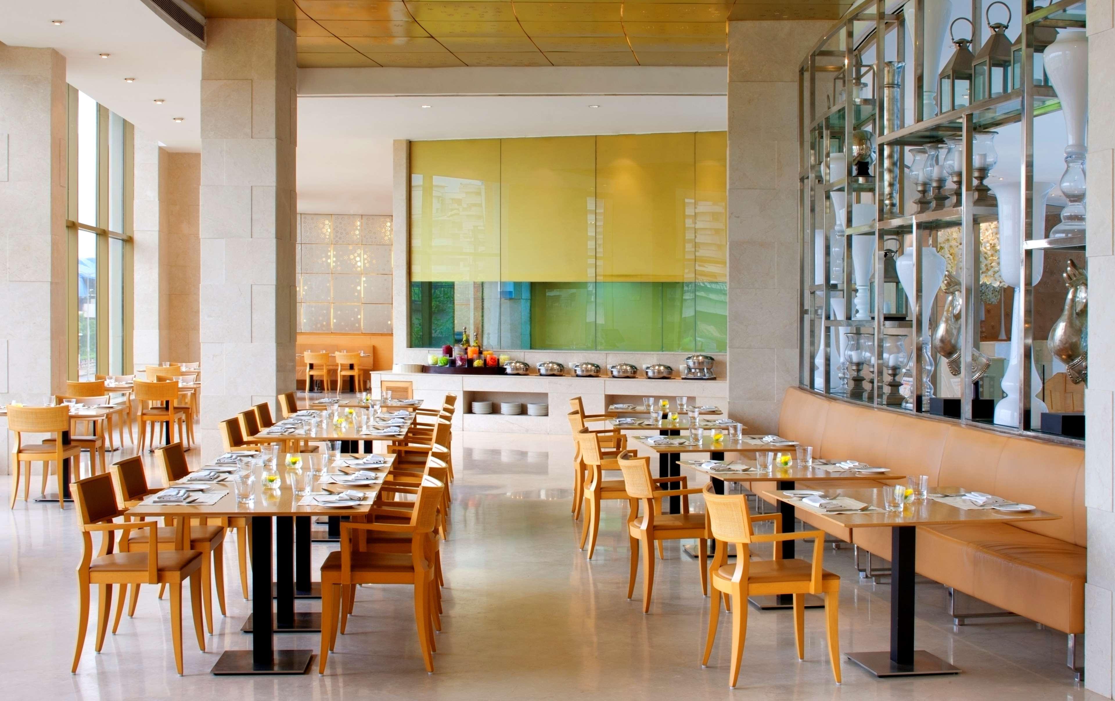 Radisson Blu Hotel New Delhi Dwarka Restaurant foto The Park, Hyderabad