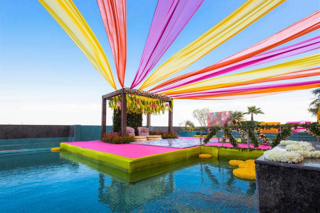 Radisson Blu Hotel New Delhi Dwarka Buitenkant foto A mandap at a wedding