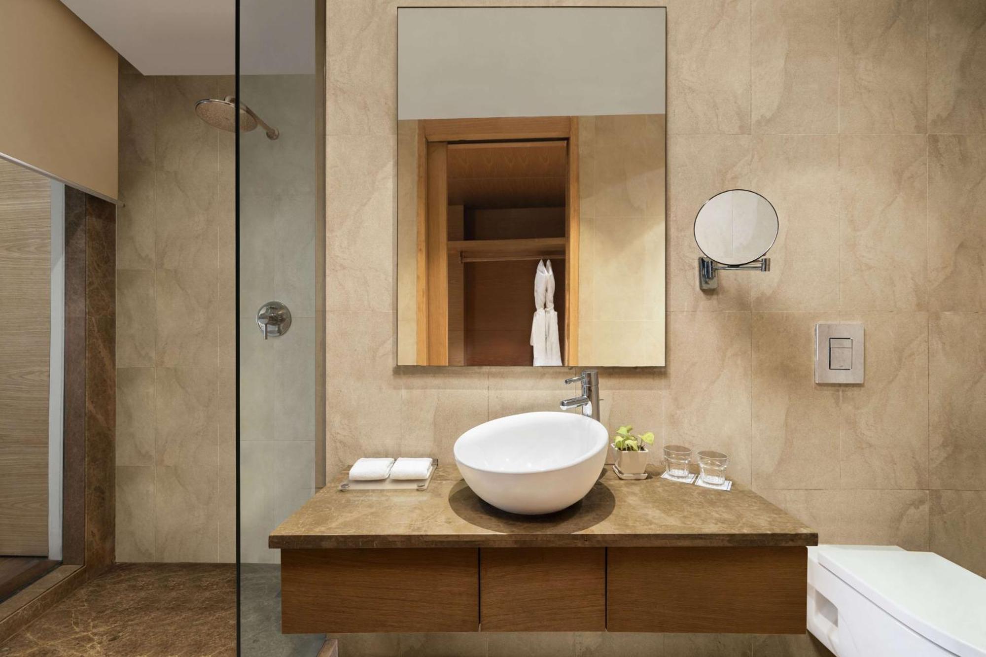Radisson Blu Hotel New Delhi Dwarka Buitenkant foto