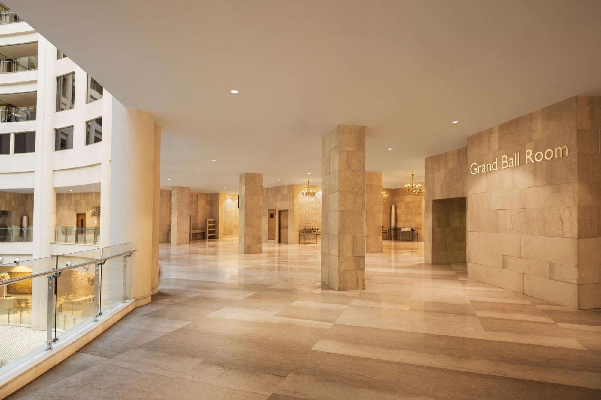 Radisson Blu Hotel New Delhi Dwarka Buitenkant foto The Grand Ballroom