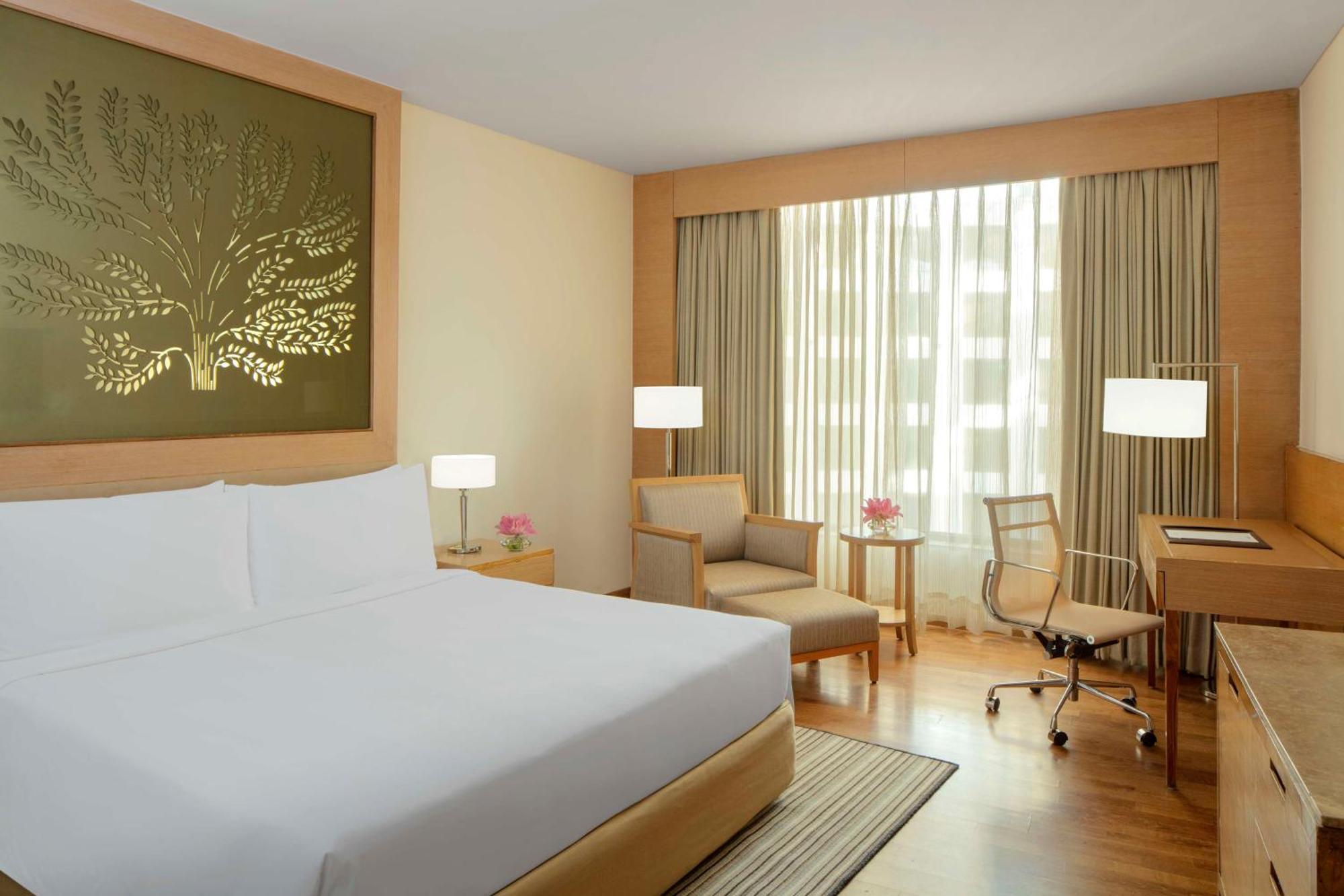 Radisson Blu Hotel New Delhi Dwarka Buitenkant foto A room at the Taj Bengal