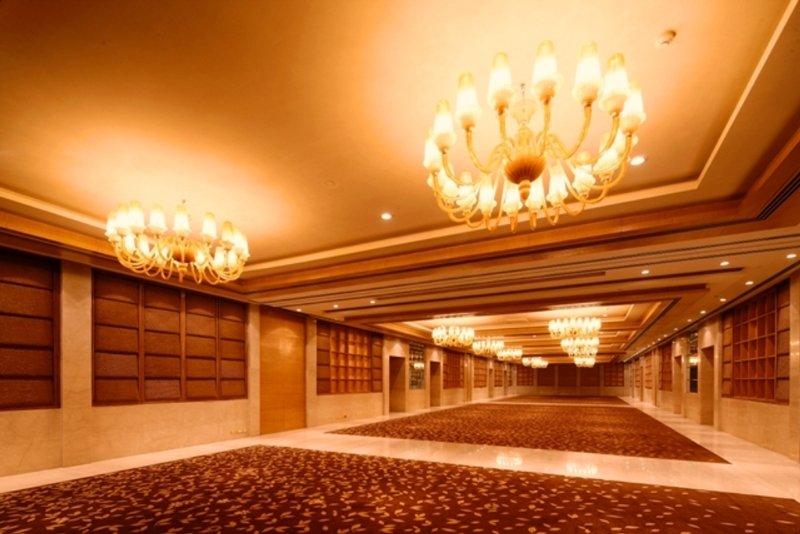 Radisson Blu Hotel New Delhi Dwarka Interieur foto The Grand Ballroom