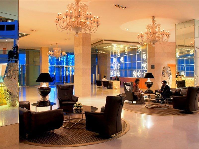 Radisson Blu Hotel New Delhi Dwarka Buitenkant foto Lobby